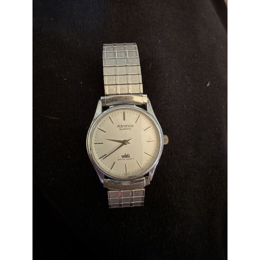 Advance Quartz Men's Analog Wristwatch Silver Dial Metal Bracelet 100ft